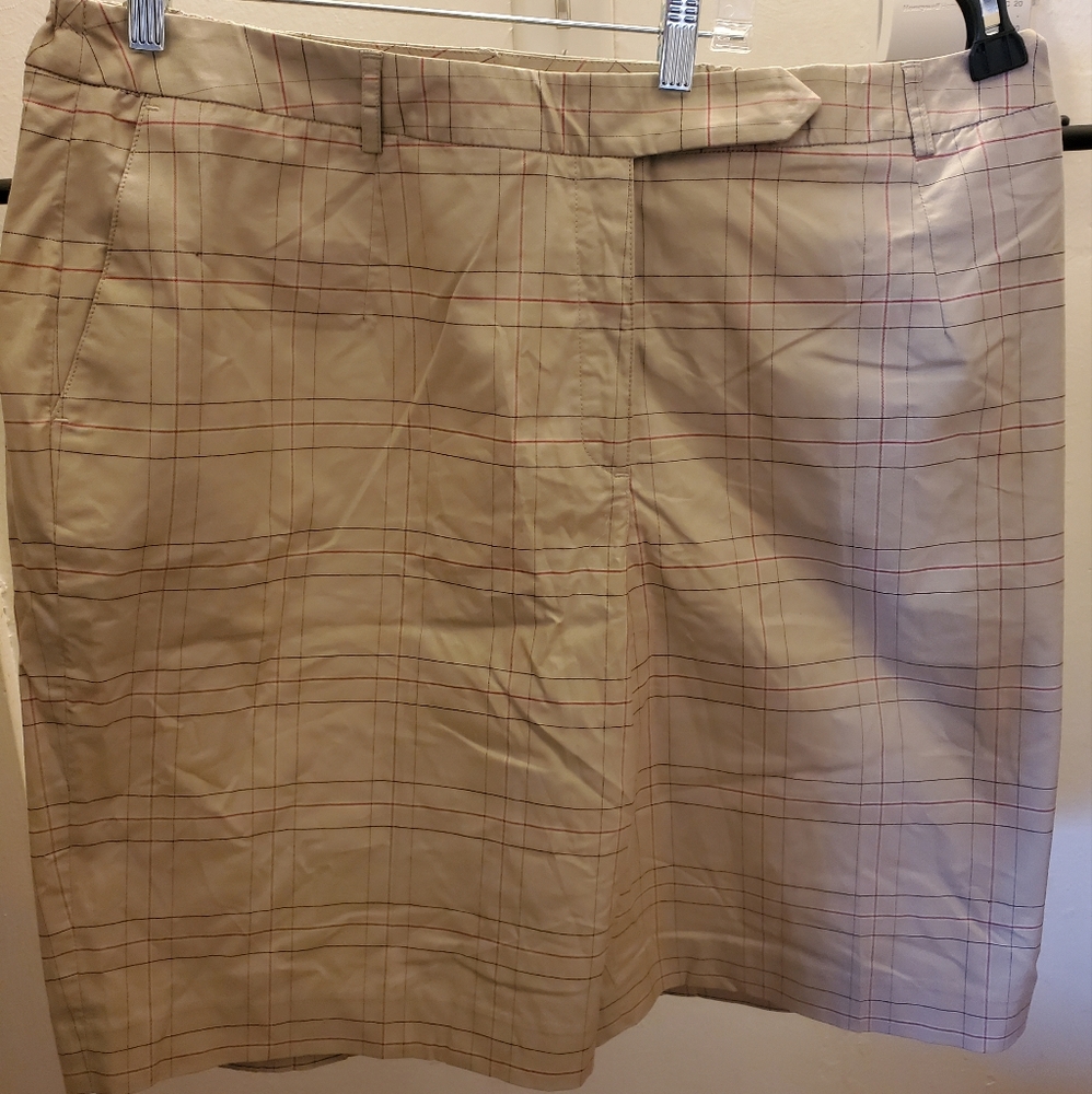 Liz Claiborne golf burmuda shorts